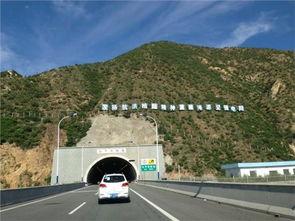 保定长城吃瓜事件,一场网络热议背后的文化冲突与反思