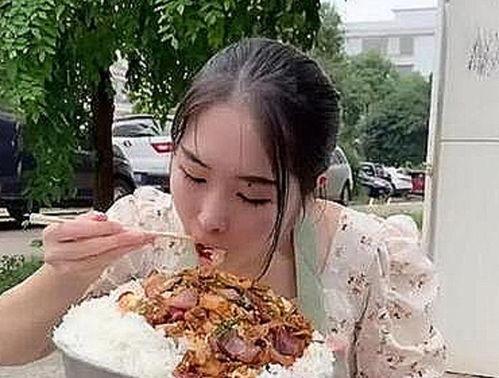 郑州吃瓜事件女生珍珠,女生珍珠的意外走红与网络舆论风暴